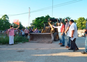 Inicia rehabilitación de vialidades en comunidades mayas de Tihosuco y Señor