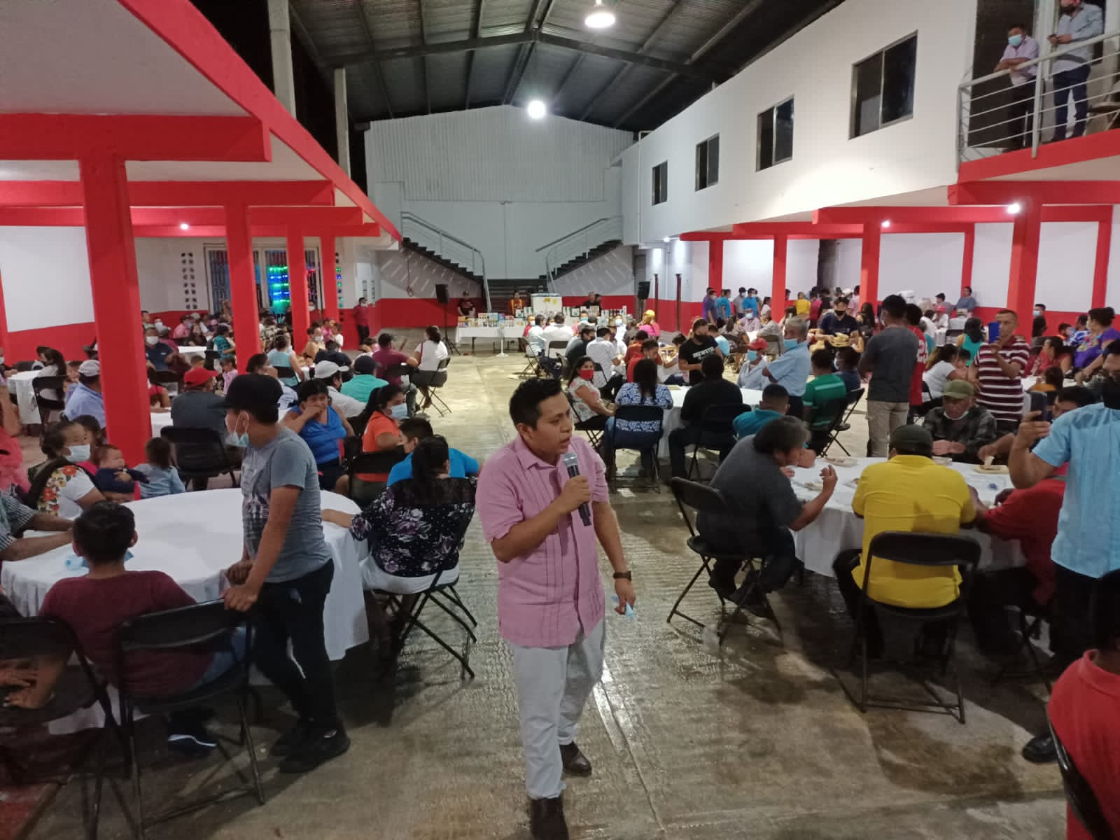 A Reventar Posada De Xiximaak: Cientos de sus amigos se dieron cita para celebrar la Navidad
