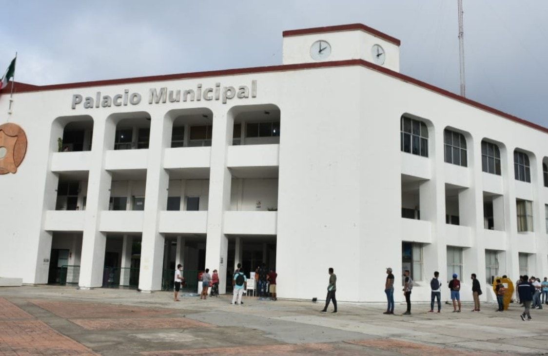 Ayuntamiento de Othón P. Blanco suspende labores a 600 trabajadores por carencia de recursos