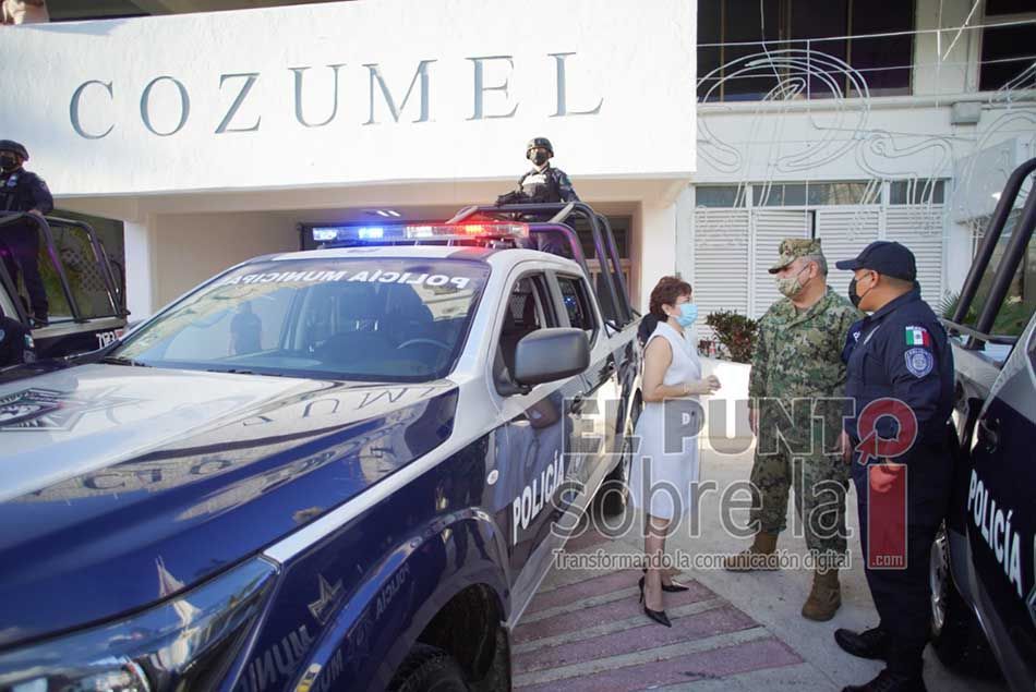 Entregan patrullas a policía de Cozumel