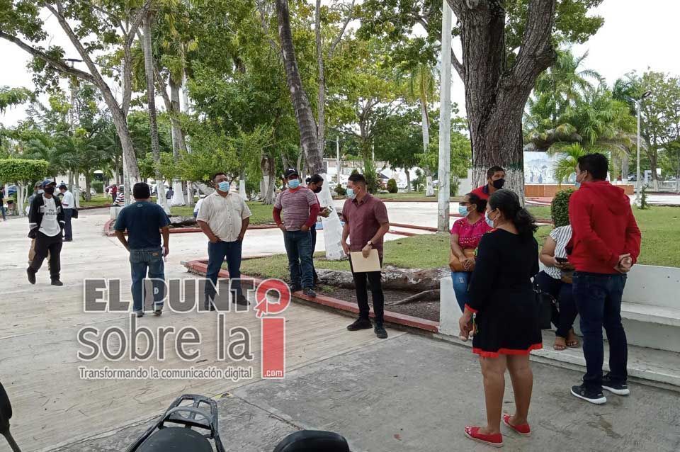 Ex funcionarios de Othón P. Blanco se inconforman con Ayuntamiento por presunto incumplimiento de pagos
