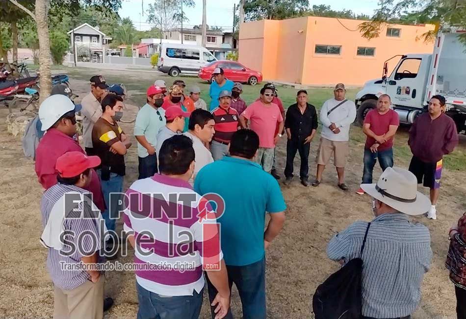 Empleados municipales de Felipe Carrillo Puerto se movilizan para pedir destitución de Director de Servicios Públicos