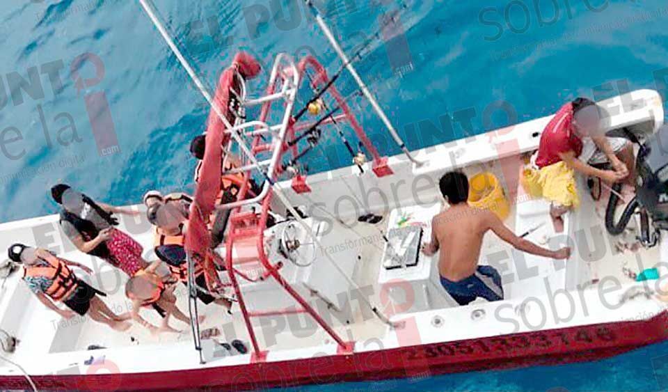 Secretaría de Marina rescata a 10 personas en embarcación a la deriva en aguas de Playa del Carmen