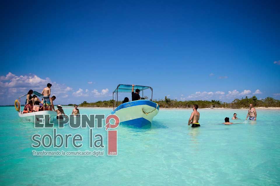 Comité de Pueblos Mágicos de Bacalar reitera llamado a Capitanía de Puerto para evitar saturación de embarcaciones en su laguna
