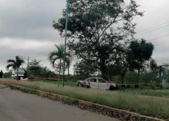 Horas violentas en el sur de Quintana Roo, le prenden fuego y disparan a vehículos