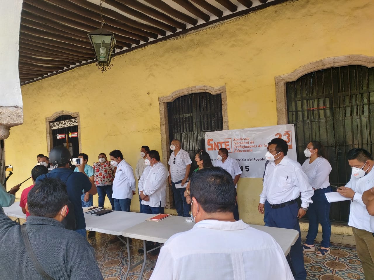 Base magisterial desconoce acuerdos de su líder