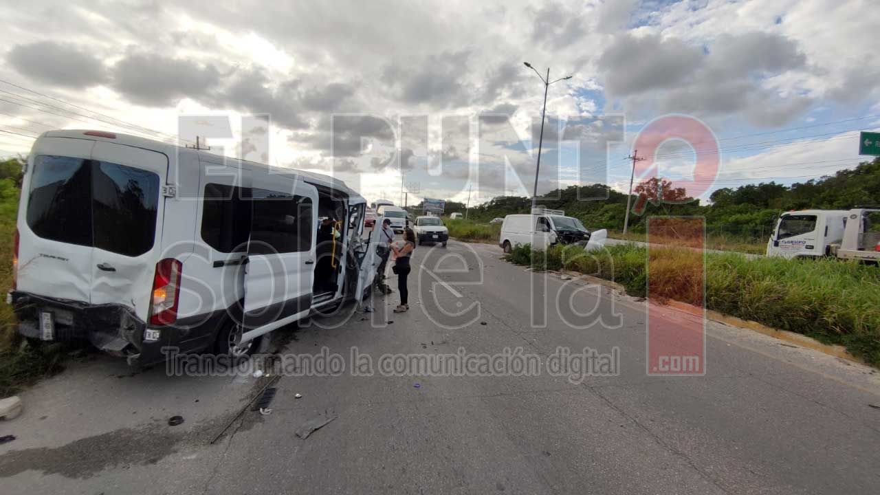 Fuerte accidente carretero en la vía Cancún-Playa del Carmen