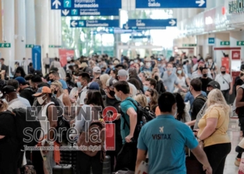 Afinan estrategia para agilizar atención de los extranjeros al llegar al aeropuerto de Cancún