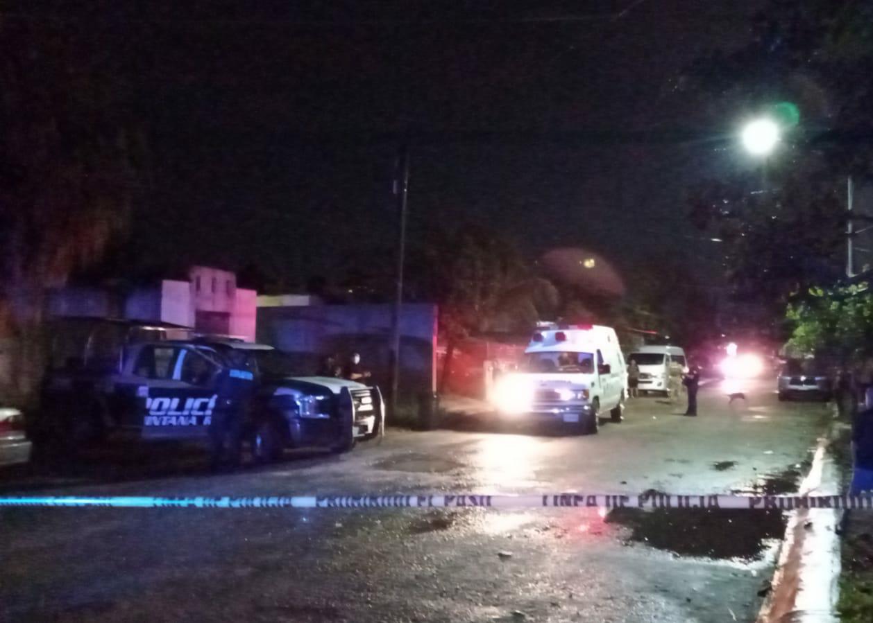 Balean a un hombre afuera de su casa y asesinan a otro en diferentes puntos de Cancún