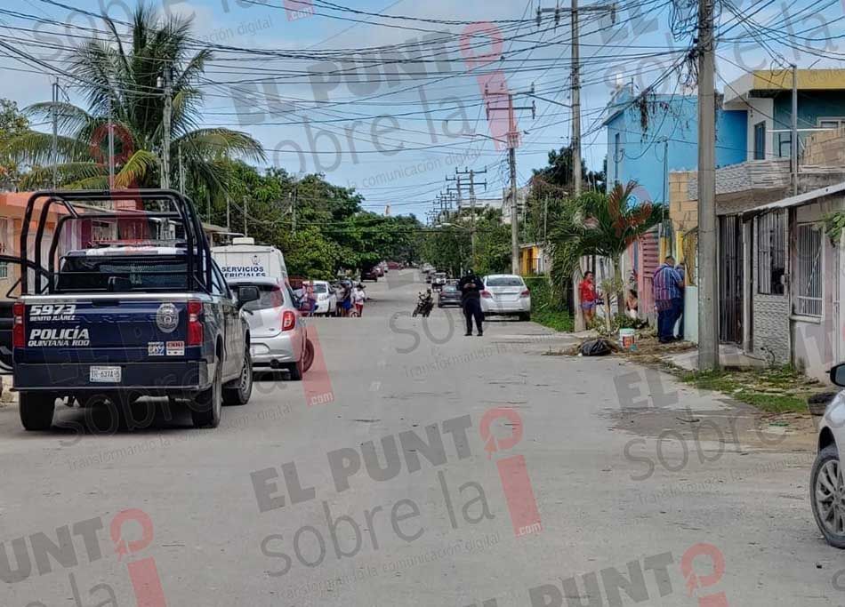 Asesinan a balazos a sujeto que pintaba la fachada de su casa en Cancún
