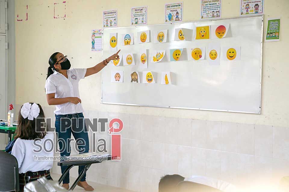 Más del 50 por ciento del personal de educación de Yucatán se registra para recibir la vacuna Moderna