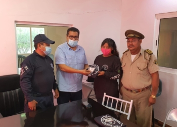 Entregan credenciales a voluntarios de la Comisión Nacional  de Emergencias