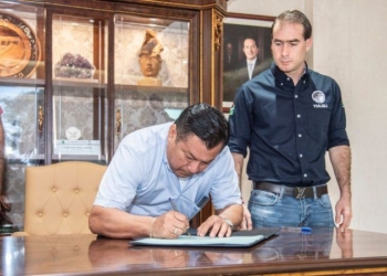 Entrega Marciano Dzul terreno para la nueva universidad gratuita