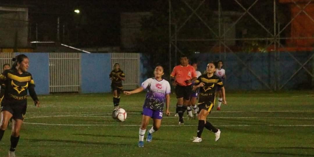 Este fin de semana reanudan Liga de futbol femenil