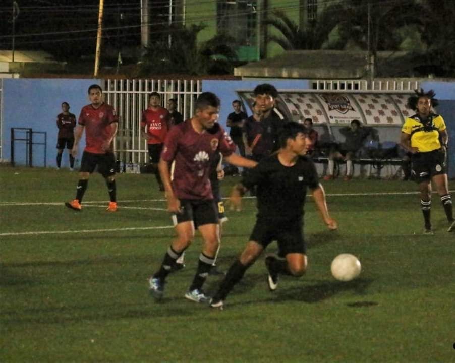 CAR MM gana el Torneo del Pavo de futbol 9
