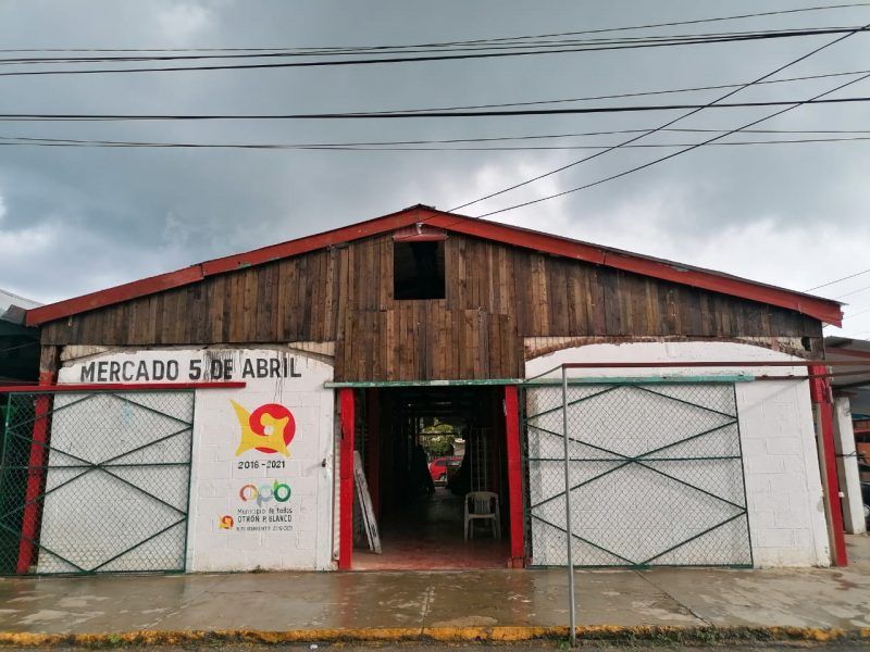 Intensifican mantenimiento y rehabilitación de mercados de Chetumal