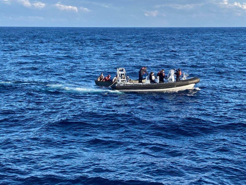 Marina rescata a náufragos cubanos en aguas territoriales de Quintana Roo