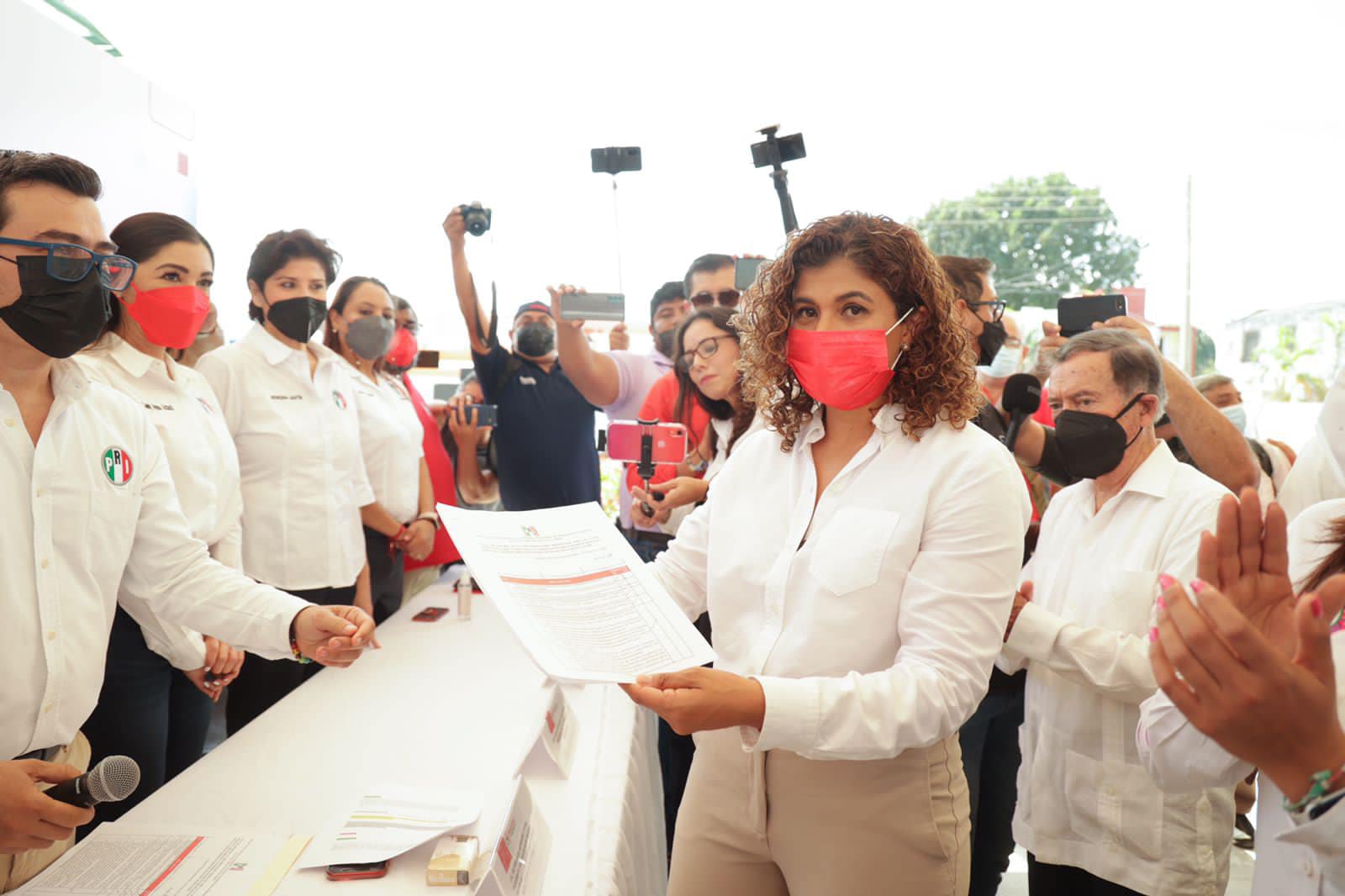 Leslie Hendricks va por la gubernatura de Quintana Roo