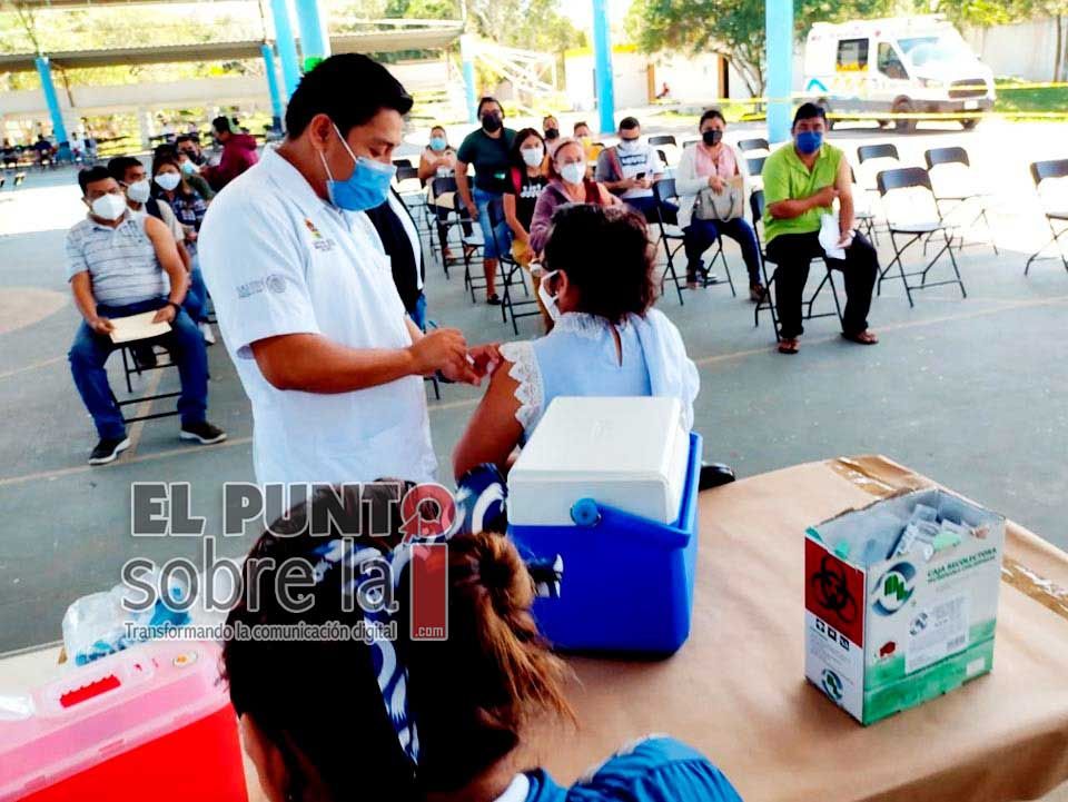 Contagios de ómicron evitan que el 50 por ciento de maestros de la Zona Maya de Q.Roo obtengan vacuna de refuerzo