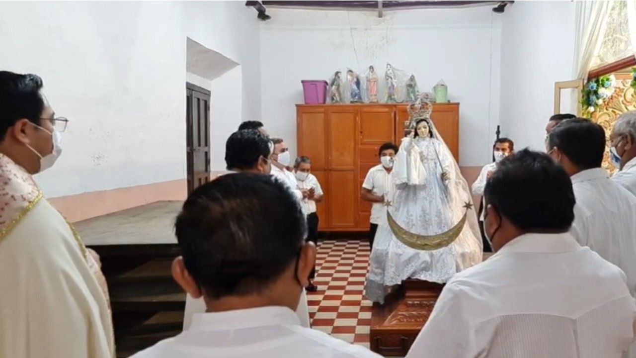 Bajada de su nicho enmarcan inicio de las festividades en honor a la Virgen de la Candelaria