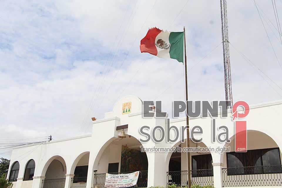 Ayuntamiento de José María Morelos prepara incineración, por vez primera de bandera mexicana