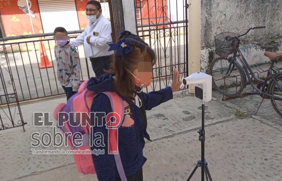 Alumnos de Lázaro Cárdenas regresaron a las escuelas en buen número al reanudarse las clases presenciales