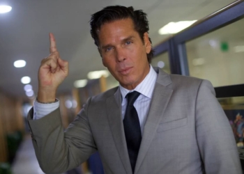 Palazuelos se retira para candidato a gubernatura de Quintana Roo