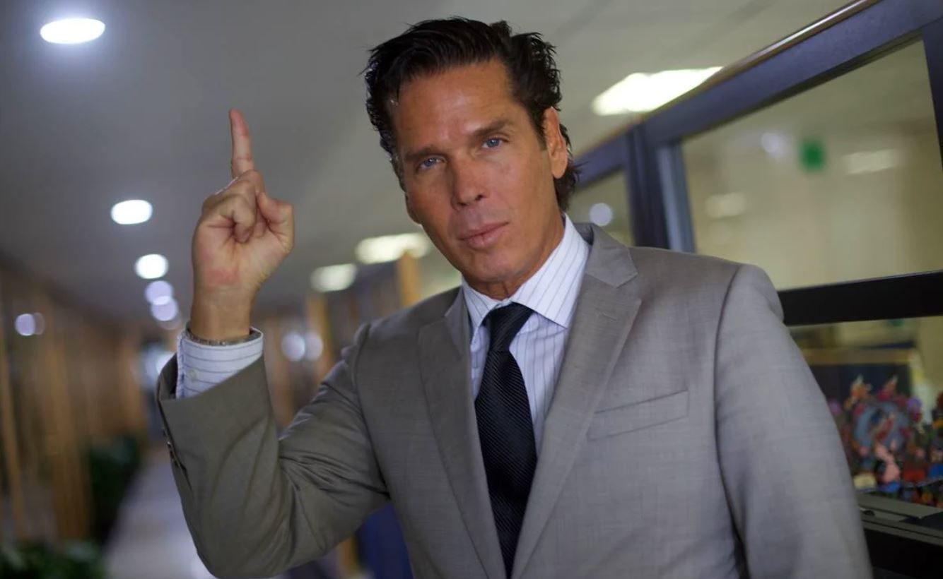 Palazuelos se retira para candidato a gubernatura de Quintana Roo