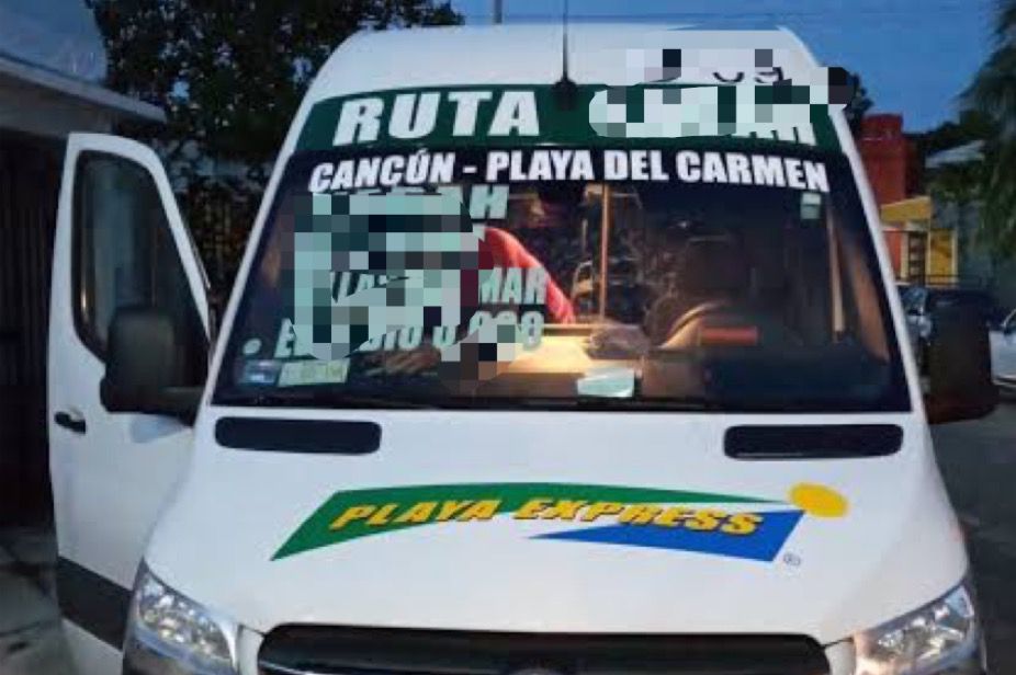Asaltan a pasajeros de van del servicio público foráneo de la ruta Playa del Carmen-Cancún