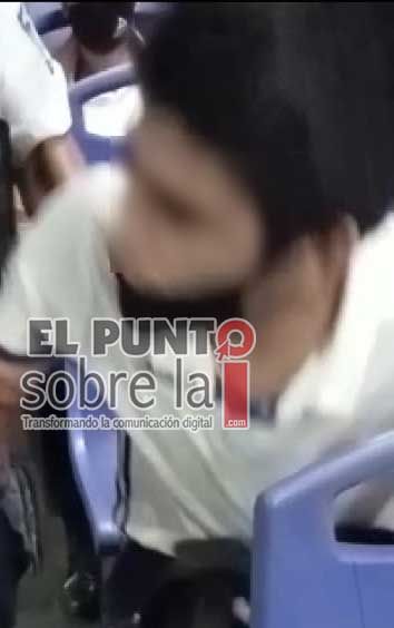 Detenido por fumar marihuana dentro de un autobús de transporte público