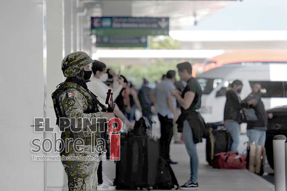 Llegada de la Marina al manejo de los aeropuertos de Cancún y Cozumel busca mejorar la atención y evitar corrupción: AMLO
