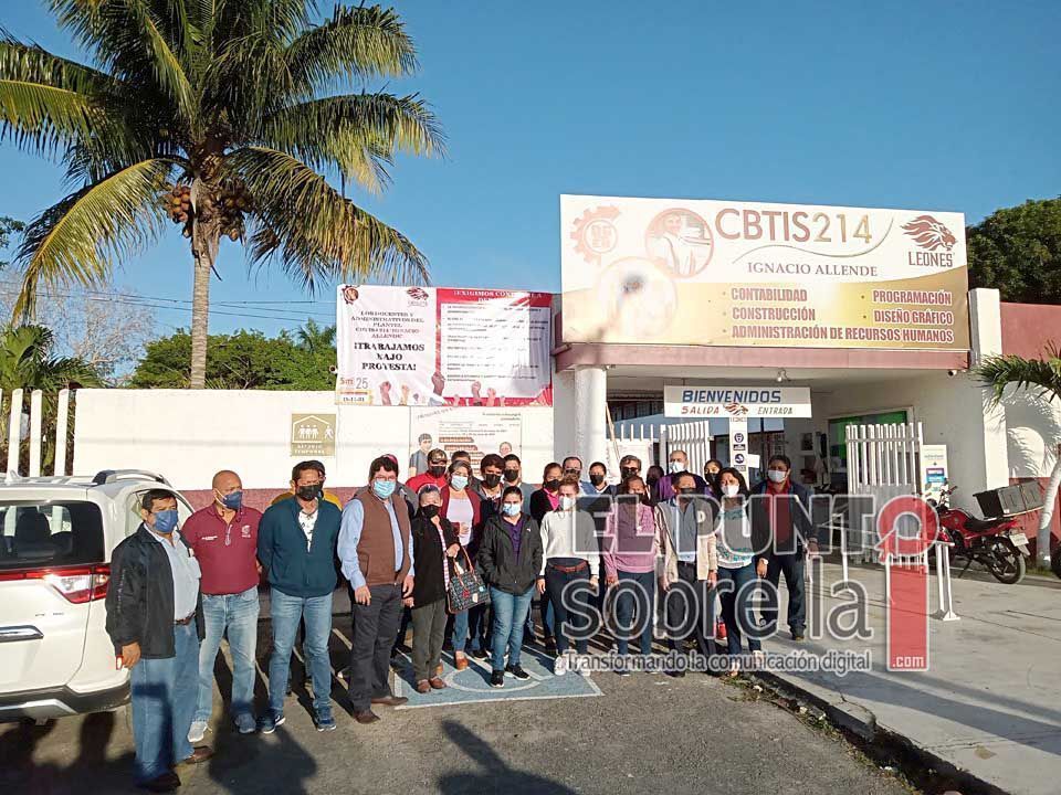 Maestros de Cbtis chetumaleño se manifiestan y piden pago de sus salarios atrasados; laborarán bajo protesta
