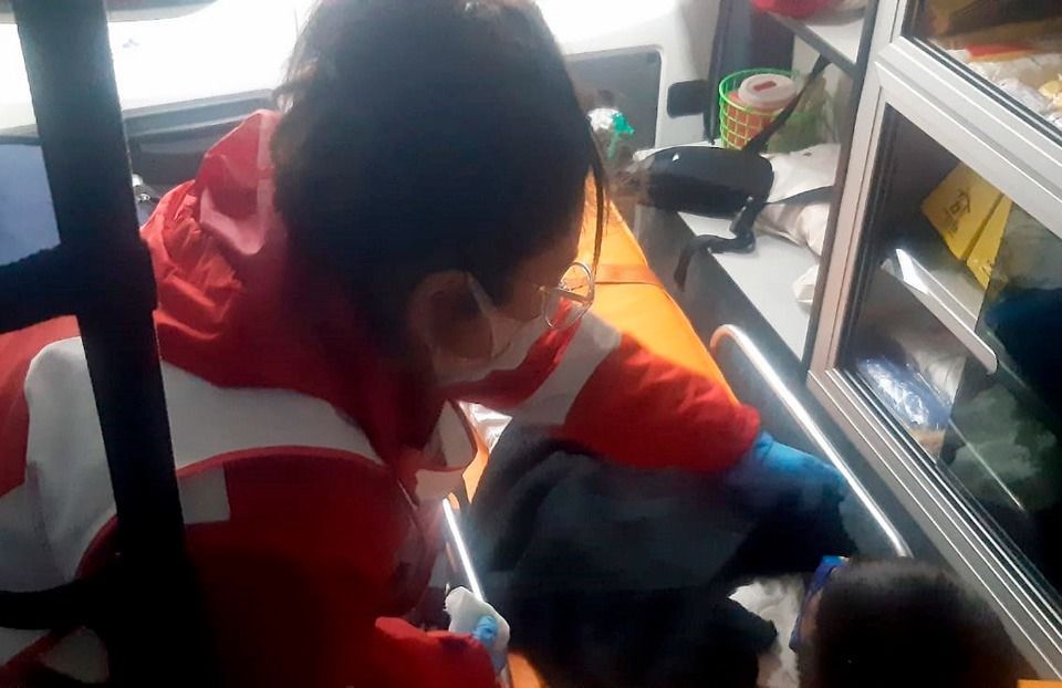 Rescatan en Cancún a niño violentado en casa, quemaduras en las manos