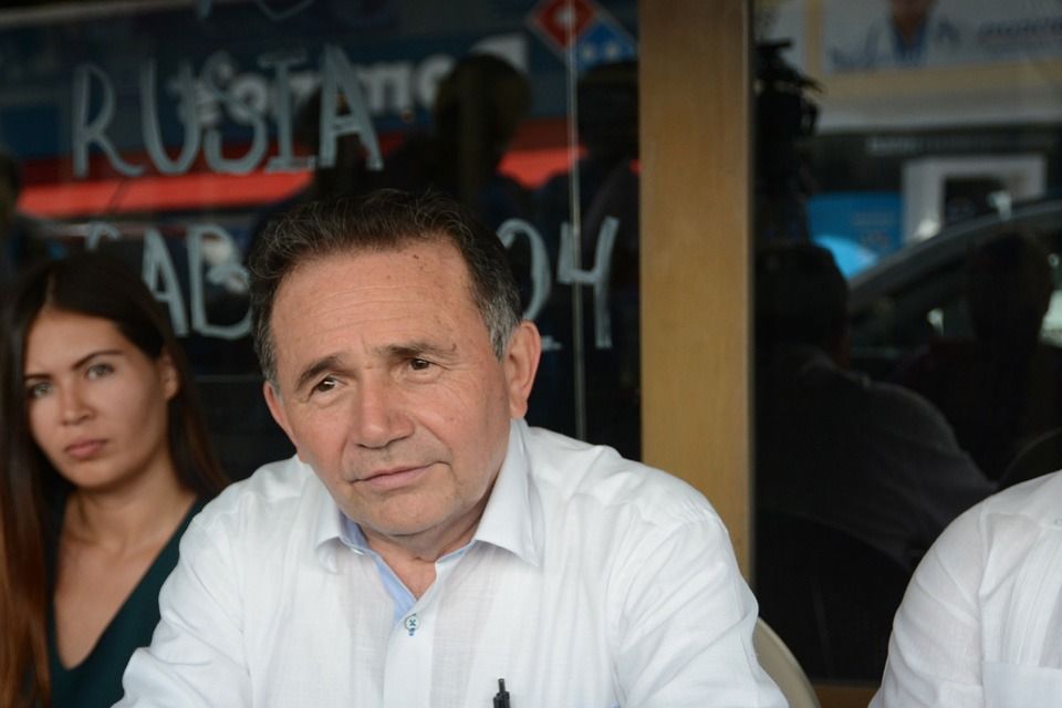 José Luis Pech aceptaría ser candidato de MC sin renunciar a Morena