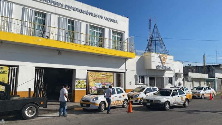 Hasta 20 taxistas chetumaleños presentan síntomas de COVID-19 a la semana, pero no se hacen pruebas confirmatorias