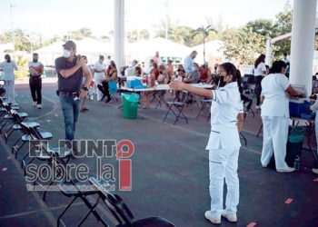 Ante el descenso de asistencia, el Sector Salud invita aplicarse la vacuna de refuerzo