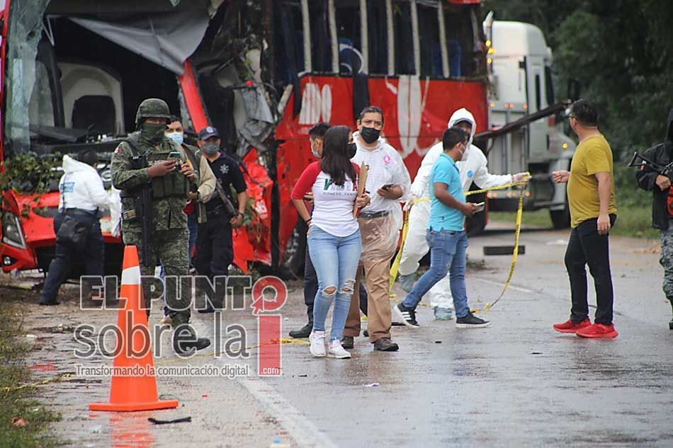 Identifican a 4 de las 8 víctimas del accidente carretero en Quintana Roo, un extranjero y tres mexicanos murieron