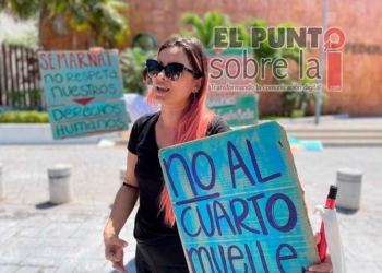 Activistas protestan en Cancún contra construcción de muelle en Cozumel