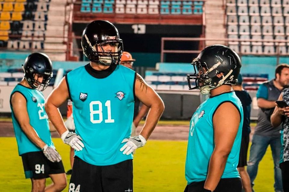Alejandro Evangelista, entrenador en jefe de los Tiburones de Cancún
