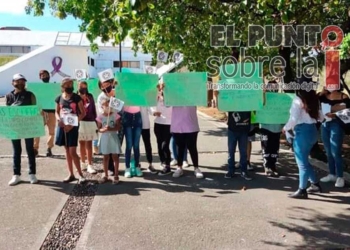 Alumnos reprochan ante la SEQ en Chetumal desaparición de Escuelas de Tiempo Completo