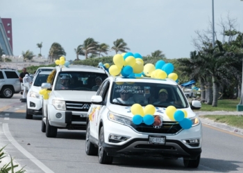 Conmemoran Día Internacional del Sïndrome de Down con desfile en calles de Cancún