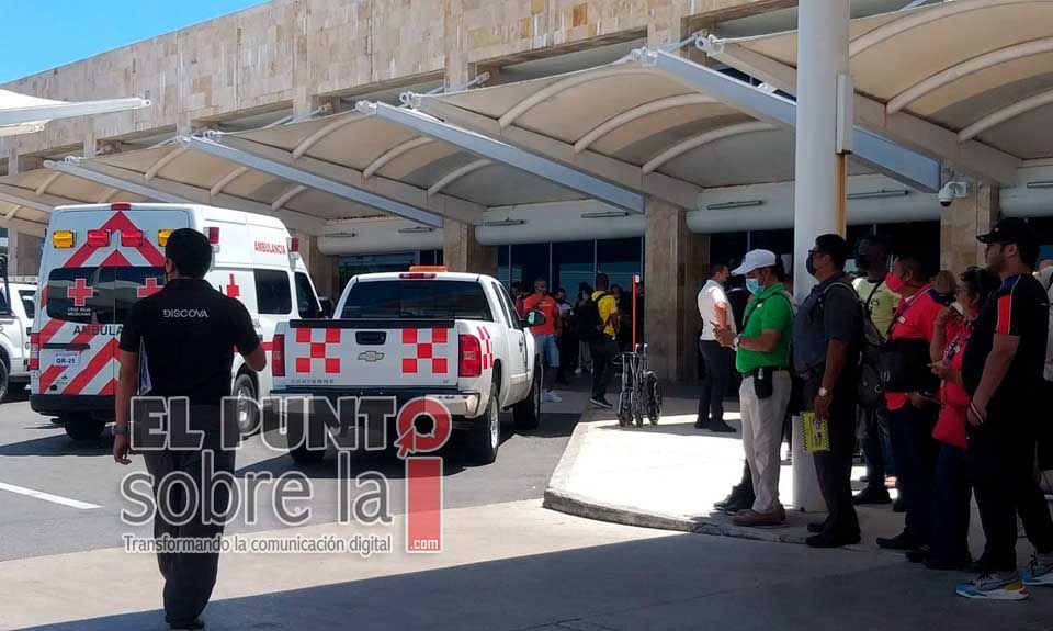 La Cruz Roja atiende a cuatro pasajeros por la alarma en el aeropuerto de Cancún