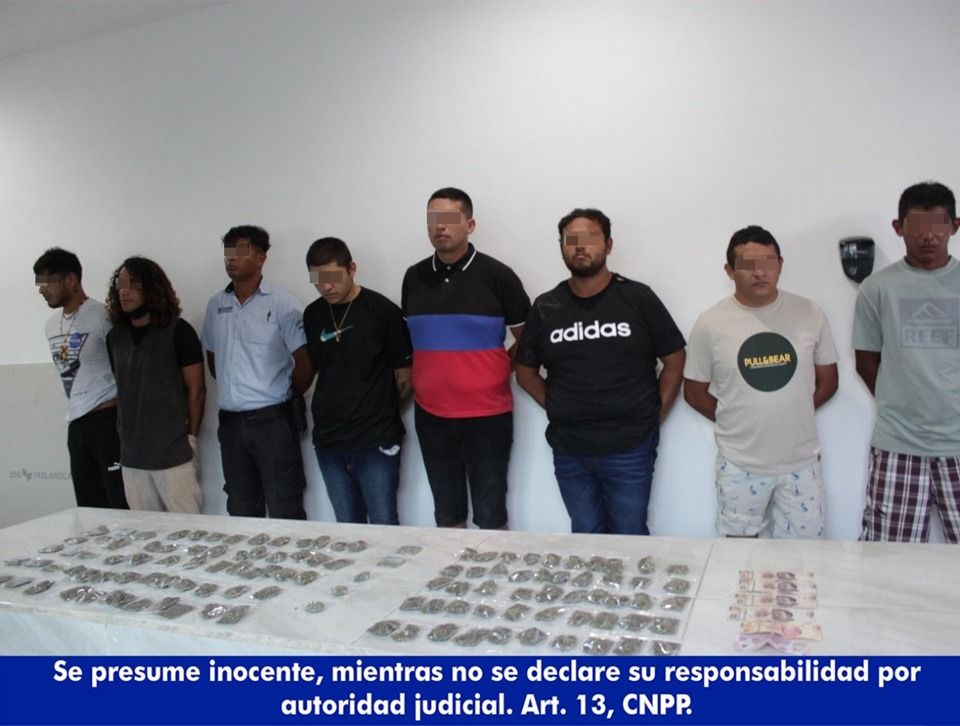 Detenidos con diversas cantidades de drogas ocho narcomenudistas en playas de Tulum