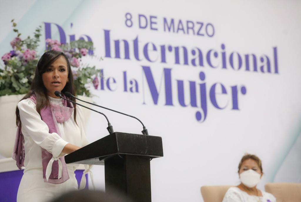 Agrupación chetumaleña conmemora el “día de la mujer”; asiste Laura Fernández