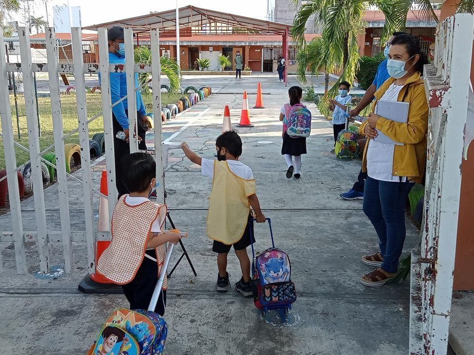 Refuerzan medidas sanitarias al reanudarse clases presenciales en Q.Roo