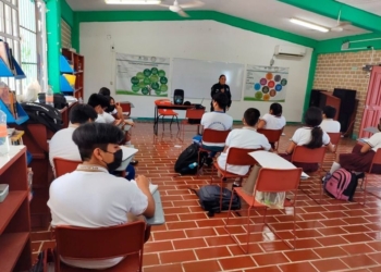 Seguridad Pública de Tulum imparte curso contra acoso escolar y delitos cibernéticos