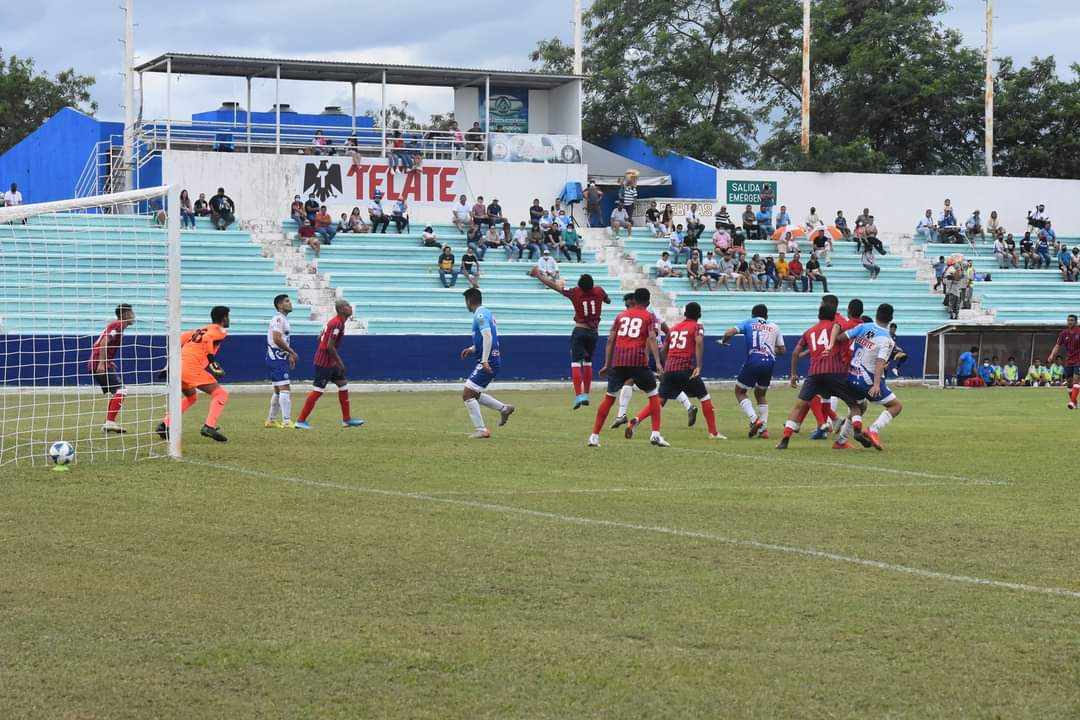 Liga Premier se jugará a puerta cerrada