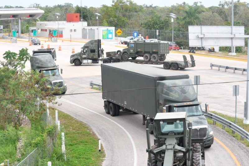 Llega a Carrillo Puerto maquinaria para construir vías del Tren Maya