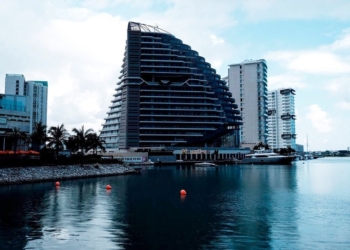 Invierten más de 127 millones de dólares en rascacielos de Puerto Cancún