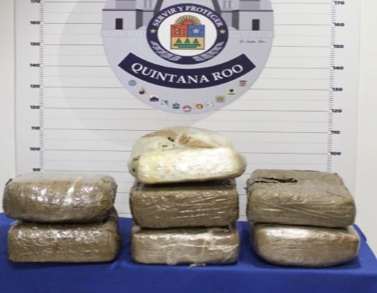 Encuentran en Cancún paquetes de drogas en contenedor de basura
